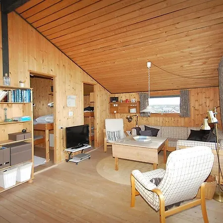 Three-bedroom Holiday Vrensted 07 *